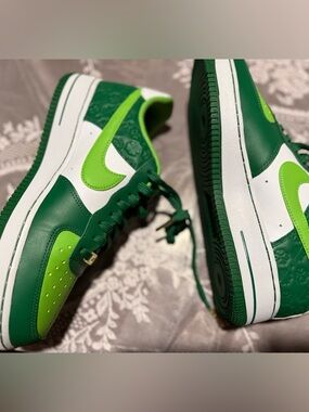 Size 8 NikeAirforce1lowSt. Patrick'sPine Green/Mean Green/White new with no box!